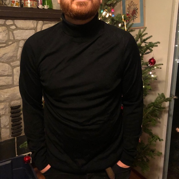 Classic black Turtle neck sweater - Picture 2 of 3